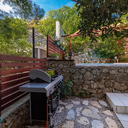 Apartmán Seaside With A Swimming Pool Medici, Omis - 7461 Mimice